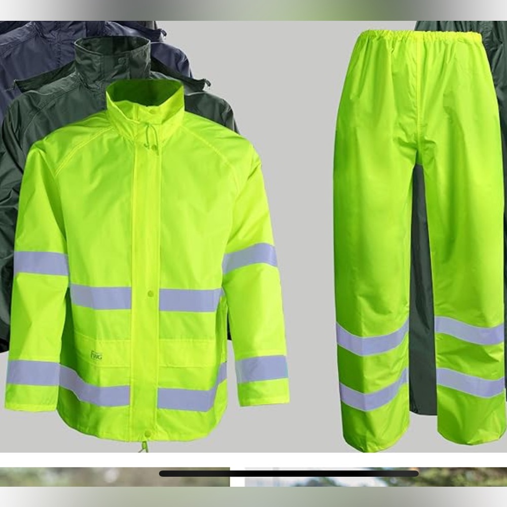 FWG NWT Rain Jacket with Pants - size M
